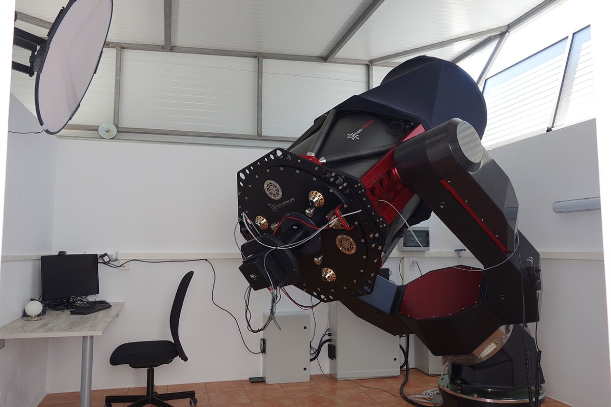 Telescope Live SPA-2 70-centimetre telescope in Spain